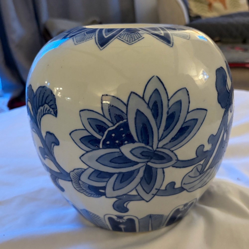 Vintage Blue White Ginger Jar Vase 9” Floral China Porcelain Missing Lid